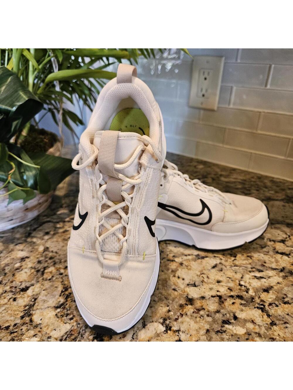 Nike Air Max Women's Size 7 Interlock Summit White
